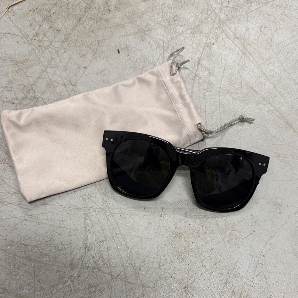 Stylish Black Sunglasses with Case BRAND NEW Large Black Frames by FLOATS